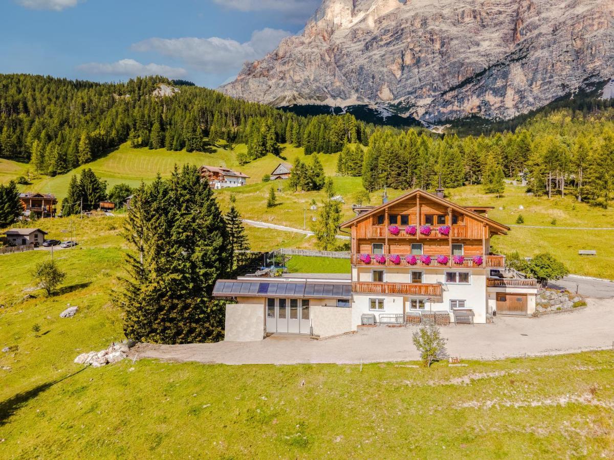 Garni Baita San Cassiano  Zewnętrze zdjęcie